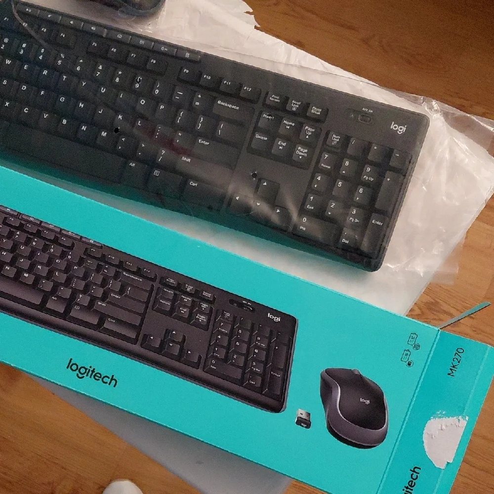 Logitech MK270 Wireless Keyboard and Mouse Combo - Black